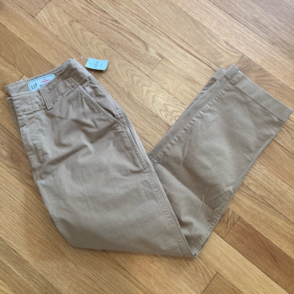 NWT Gap Mid Rise Downtown Khakis Size 2 Petite (2P)